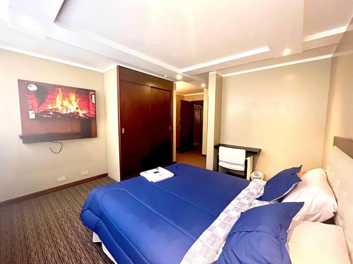 1420 Lujosa Habitacion - Hotel Akros Quito Exterior photo