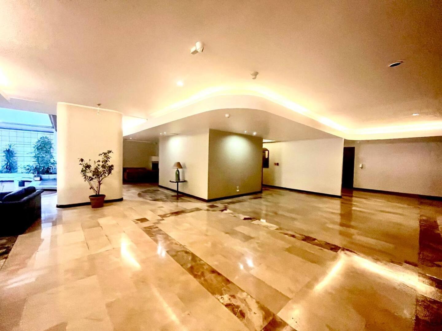 1420 Lujosa Habitacion - Hotel Akros Quito Exterior photo