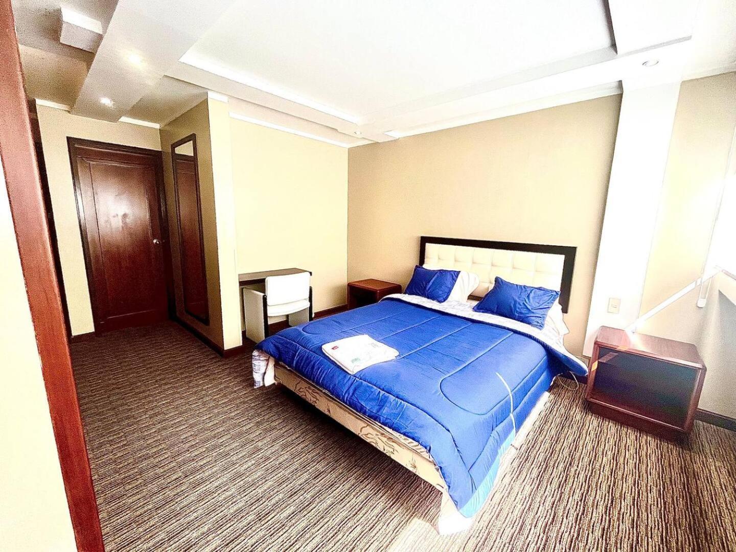 1420 Lujosa Habitacion - Hotel Akros Quito Exterior photo